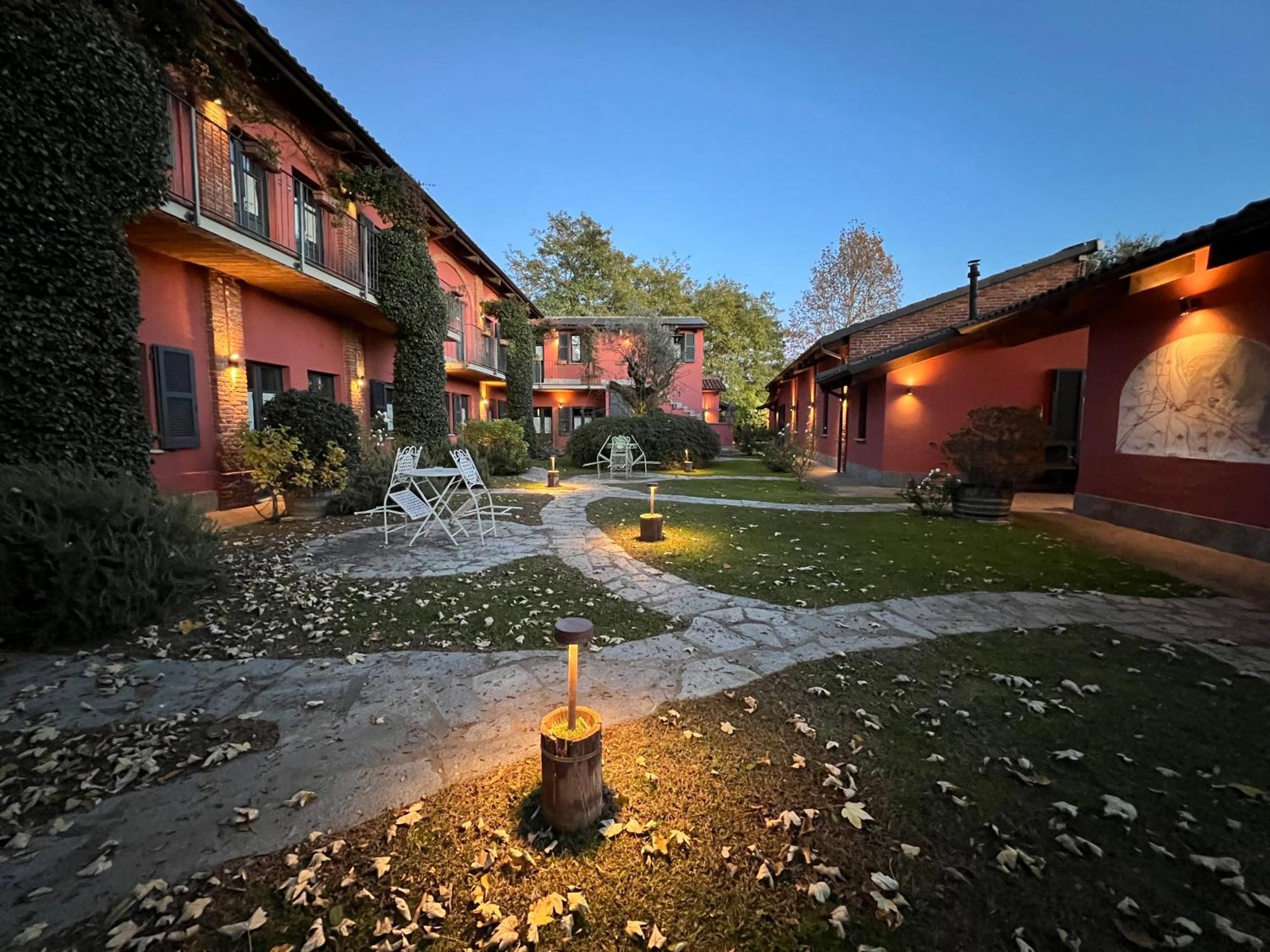 Le Serre Suites & Apartments 몬칼리에리 외부 사진